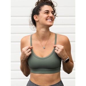 VIICAYA Vii Sports Bra Sage Green Size Small $48 Retail NWT